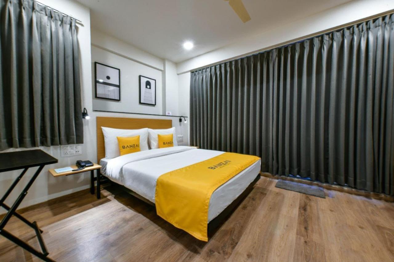 Banzai Rooms Nashik Esterno foto
